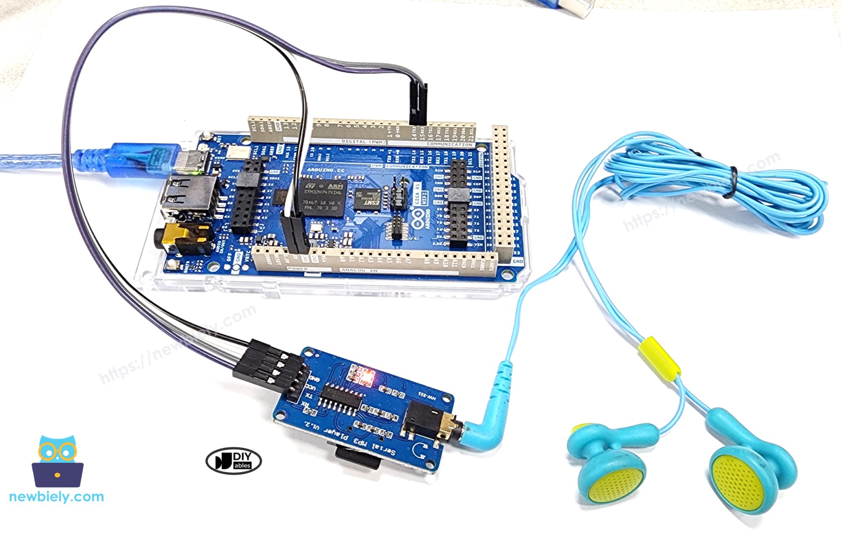 The wiring diagram between Arduino MicroPython MP3 player module